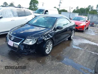 2010 Volkswagen Eos Lux z VIN WVWFA7AH1AV025675, wystawiony jako IAAI lot #42113813 z przebiegiem 93 885 mil mil oraz . Historia ofert i sprzedaży dostępna na DreamBid. Obrazek 17.
