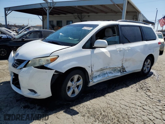 2012 Toyota Sienna LE AAS z VIN 5TDKK3DC8CS241301, wystawiony jako Copart lot #62791895 z przebiegiem 167 439 mil mil oraz Szkoda całkowita • Salvage title. Historia ofert i sprzedaży dostępna na DreamBid. Obrazek 1.