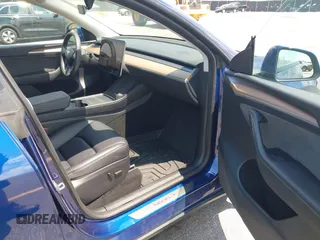 2024 Tesla Model Y с VIN 7SAYGDED5RF015208, выставлен на аукционе IAAI как лот 42723983 с пробегом 10 223 миль миль и . История ставок и продаж доступна на DreamBid. Изображение 5.