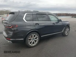 2025 BMW X7 xDrive40i with VIN 5UX23EM02S9W72422, listed as a Copart auction lot 51431985 with 0 mi miles and Clean Title. Bid and sale history available at carsss.com. Image 3.