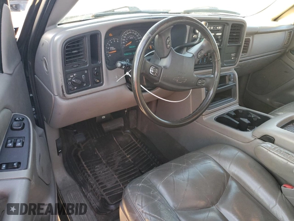 2003 Chevrolet Silverado 1500 with VIN 2GCEC19T131297143, listed as a Copart auction lot 84988674 with 271,156 mi miles and Salvage Title. Bid and sale history available at carsss.com. Image 8.