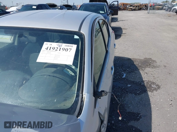 2019 Nissan Versa SV z VIN 3N1CN7AP5KL862481, wystawiony jako IAAI lot #41921907 z przebiegiem 156 124 mil mil oraz . Historia ofert i sprzedaży dostępna na DreamBid. Obrazek 18.