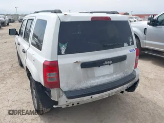 2017 Jeep Patriot Sport with VIN 1C4NJPBBXHD208692, listed as a IAAI auction lot 41669858 with 138,101 mi miles and . Bid and sale history available at DreamBid. Image 6.