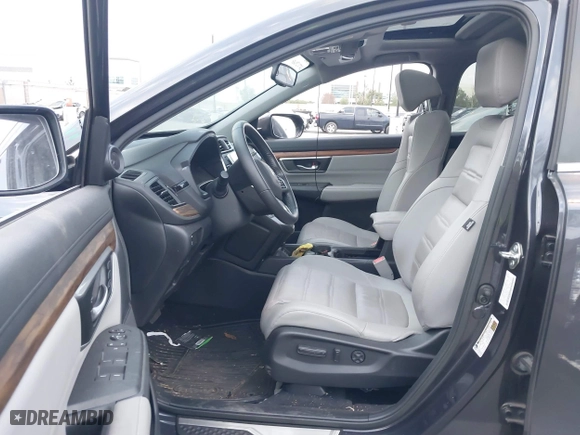 2019 Honda CR-V Touring with VIN 7FARW1H92KE014019, listed as a IAAI auction lot 41691555 with 32,635 mi miles. Bid and sale history available at carsss.com. Image 5.