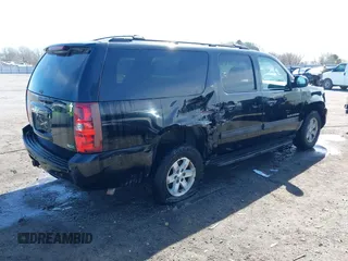 2010 Chevrolet Suburban LT with VIN 1GNUKJE35AR147956, listed as a IAAI auction lot 41722353 with 277,153 mi miles. Bid and sale history available at carsss.com. Image 4.