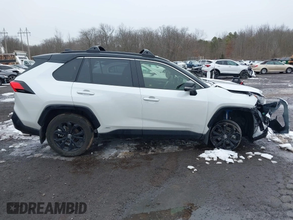2024 Toyota RAV4 Hybrid XSE with VIN JTME6RFV2RD560488, listed as a IAAI auction lot 41542751 with 9,402 mi miles and . Bid and sale history available at carsss.com. Image 13.