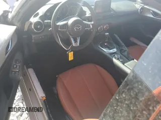 2023 Mazda MX-5 Miata Grand Touring z VIN JM1NDAM70P0551336, wystawiony jako Copart lot #54984385 z przebiegiem 10 948 mil mil oraz Szkoda całkowita • Salvage title. Historia ofert i sprzedaży dostępna na DreamBid. Obrazek 8.