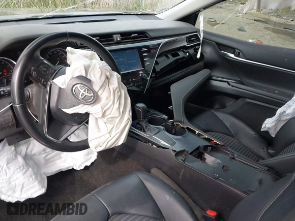 2018 Toyota Camry LE z VIN 4T1B11HK8JU635944, wystawiony jako IAAI lot #41672751 z przebiegiem 174 514 mil mil oraz . Historia ofert i sprzedaży dostępna na DreamBid. Obrazek 5.