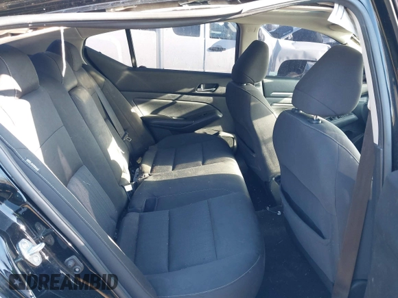 2019 Nissan Altima 2.5 SV with VIN 1N4BL4DV1KC104369, listed as a IAAI auction lot 41432549 with 40,542 mi miles. Bid and sale history available at carsss.com. Image 8.