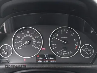 2015 BMW 3 Series 328i с VIN WBA3C1C57FK120258, выставлен на аукционе IAAI как лот 42425656 с пробегом 99 162 миль миль и . История ставок и продаж доступна на DreamBid. Изображение 7.