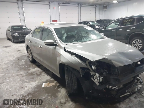 2013 Volkswagen Passat SE w/Sunroof & Nav with VIN 1VWBP7A30DC150018, listed as a IAAI auction lot 41580416 with 75,231 mi miles. Bid and sale history available at carsss.com. Image 6.