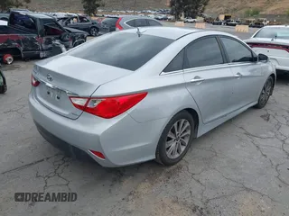 2014 Hyundai Sonata SE with VIN 5NPEC4AC3EH882711, listed as a IAAI auction lot 42192424 with 189,279 mi miles and . Bid and sale history available at DreamBid. Image 4.