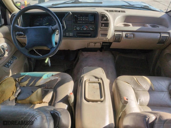 1996 GMC Suburban with VIN 1GKFK16R0TJ729179, listed as a Copart auction lot 51996035 with 206,230 mi miles and Salvage Title. Bid and sale history available at carsss.com. Image 8.