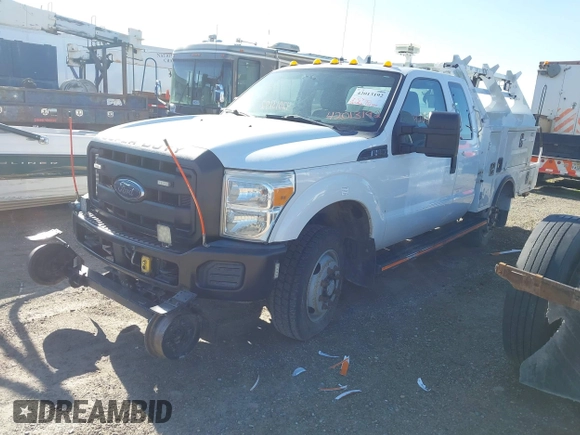 2015 Ford F-250 XLT z VIN 1FT7X2B65FEB83608, wystawiony jako IAAI lot #42013192 z przebiegiem 285 266 mil mil oraz . Historia ofert i sprzedaży dostępna na DreamBid. Obrazek 17.