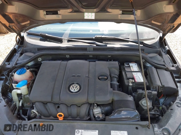 2012 Volkswagen Jetta SE with VIN 3VWDX7AJ6CM377136, listed as a IAAI auction lot 42645975 with 81,904 mi miles and . Bid and sale history available at DreamBid. Image 10.