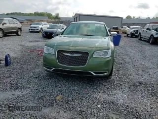 2018 Chrysler 300 Touring L z VIN 2C3CCAAG4JH340405, wystawiony jako Copart lot #55503225 z przebiegiem Nie podano mil oraz Szkody całkowita. Historia ofert i sprzedaży dostępna na DreamBid. Obrazek 13.