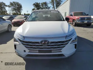 2021 Hyundai NEXO Limited z VIN KM8J84A61MU017049, wystawiony jako Copart lot #74327164 z przebiegiem 14 173 mil mil oraz Czysty tytuł • Clean title. Historia ofert i sprzedaży dostępna na DreamBid. Obrazek 5.