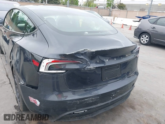 2024 Tesla Model 3 z VIN 5YJ3E1EA2RF784394, wystawiony jako IAAI lot #42034036 z przebiegiem 14 594 mil mil oraz . Historia ofert i sprzedaży dostępna na DreamBid. Obrazek 19.