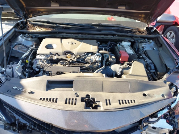 2024 Toyota Camry LE z VIN 4T1C11AK3RU847743, wystawiony jako IAAI lot #41886636 z przebiegiem 22 814 mil mil oraz . Historia ofert i sprzedaży dostępna na DreamBid. Obrazek 10.