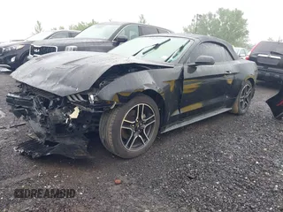 2020 Ford Mustang EcoBoost z VIN 1FATP8UH7L5131625, wystawiony jako IAAI lot #42295906 z przebiegiem 74 572 mil mil oraz . Historia ofert i sprzedaży dostępna na DreamBid. Obrazek 2.
