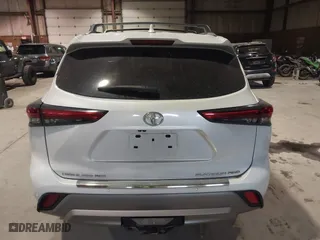 2022 Toyota Highlander Platinum with VIN 5TDFZRBH6NS192150, listed as a IAAI auction lot 41291531 with 67,474 mi miles. Bid and sale history available at carsss.com. Image 17.