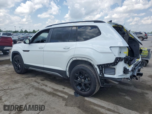2024 Volkswagen Atlas Peak Edition SEL with VIN 1V2GR2CA0RC602704, listed as a Copart auction lot 57132995 with 11,474 mi miles and Salvage title. Bid and sale history available at DreamBid. Image 2.