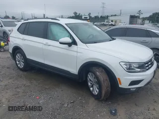 2018 Volkswagen Tiguan S z VIN 3VV1B7AX1JM032250, wystawiony jako IAAI lot #42366790 z przebiegiem 65 406 mil mil oraz . Historia ofert i sprzedaży dostępna na DreamBid. Obrazek 1.