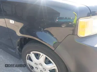 2006 Scion xB z VIN JTLKT324464090213, wystawiony jako IAAI lot #42306140 z przebiegiem 223 224 mil mil oraz . Historia ofert i sprzedaży dostępna na DreamBid. Obrazek 13.