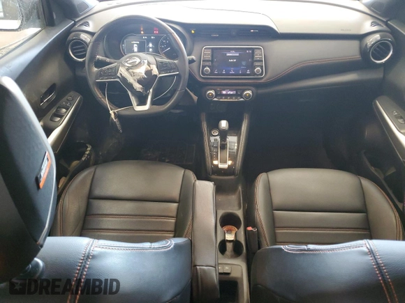 2018 Nissan Kicks SV z VIN 3N1CP5CU6JL511160, wystawiony jako Copart lot #57855315 z przebiegiem 58 173 mil mil oraz Nie do naprawy • Non repairable. Historia ofert i sprzedaży dostępna na DreamBid. Obrazek 8.
