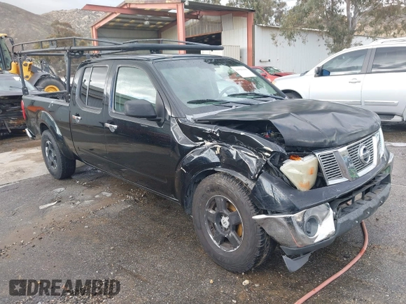 2007 Nissan Frontier SE z VIN 1N6AD09U97C454851, wystawiony jako IAAI lot #41566108 z przebiegiem 224 251 mil mil oraz . Historia ofert i sprzedaży dostępna na DreamBid. Obrazek 1.