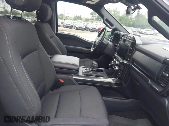 2021 Ford F-150 XL z VIN 1FTEW1EP5MKE17091, wystawiony jako IAAI lot #42413293 z przebiegiem 57 042 mil mil oraz . Historia ofert i sprzedaży dostępna na DreamBid. Obrazek 5.