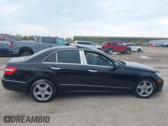 2011 Mercedes-Benz E 350 Luxury z VIN WDDHF8HB6BA418247, wystawiony jako IAAI lot #42161954 z przebiegiem 87 877 mil mil oraz . Historia ofert i sprzedaży dostępna na DreamBid. Obrazek 13.