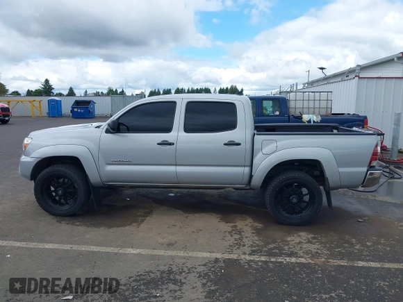2012 Toyota Tacoma PreRunner z VIN 3TMJU4GN5CM131976, wystawiony jako IAAI lot #42213150 z przebiegiem 134 649 mil mil oraz . Historia ofert i sprzedaży dostępna na DreamBid. Obrazek 14.