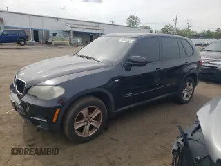 2011 BMW X5 35i z VIN 5UXZV4C57BL738689, wystawiony jako Copart lot #58621535 z przebiegiem Nie podano mil oraz Czysty tytuł • Clean title. Historia ofert i sprzedaży dostępna na DreamBid. Obrazek 1.
