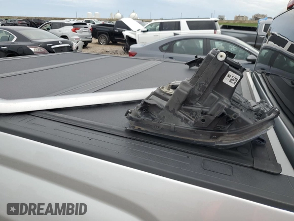 2017 GMC Sierra 1500 SLT с VIN 3GTP1NEC6HG483500, выставлен на аукционе Copart как лот 60245645 с пробегом 88 251 миль миль и Списание • Salvage title. История ставок и продаж доступна на DreamBid. Изображение 12.