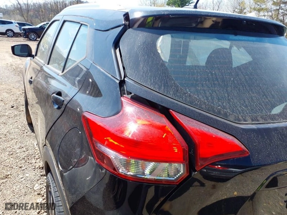 2020 Nissan Kicks SV with VIN 3N1CP5CV5LL496923, listed as a IAAI auction lot 41440962 with 89,782 mi miles. Bid and sale history available at carsss.com. Image 17.