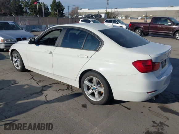 2013 BMW 3 Series 328i xDrive with VIN WBA3B5G54DNP40324, listed as a IAAI auction lot 41702014 with 126,932 mi miles. Bid and sale history available at carsss.com. Image 3.
