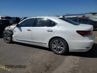 2014 Lexus LS 460 with VIN JTHCL5EF4E5022820, listed as a Copart auction lot 52346385 with 40,862 mi miles and Salvage Title. Bid and sale history available at DreamBid. Image 2.