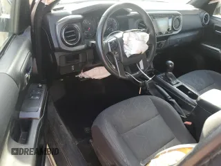 2017 Toyota Tacoma SR5 z VIN 5TFRZ5CN6HX034934, wystawiony jako Copart lot #42181755 z przebiegiem 176 511 mil mil oraz Szkoda całkowita • Salvage title. Historia ofert i sprzedaży dostępna na DreamBid. Obrazek 8.