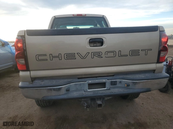 2007 Chevrolet Silverado 2500HD Classic Work Truck with VIN 1GCHK29UX7E125521, listed as a Copart auction lot 44050885 with 190,935 mi miles and Salvage Title. Bid and sale history available at carsss.com. Image 6.