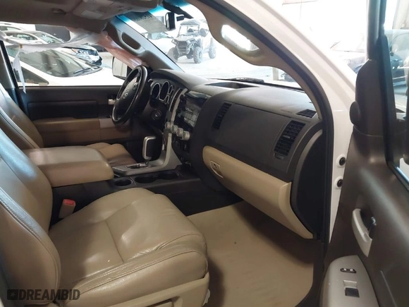 2008 Toyota Tundra LTD with VIN 5TBEV58198S476301, listed as a IAAI auction lot 41528085 with 230,233 mi miles. Bid and sale history available at carsss.com. Image 5.