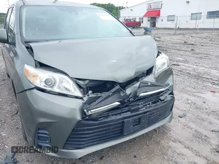 2018 Toyota Sienna LE Auto Access Seat с VIN 5TDKZ3DCXJS957822, выставлен на аукционе IAAI как лот 42367863 с пробегом 75 237 миль миль и . История ставок и продаж доступна на DreamBid. Изображение 20.