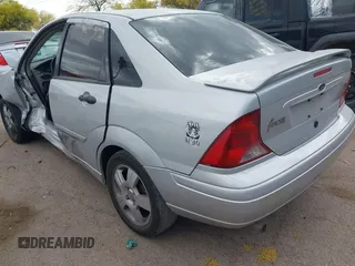 2003 Ford Focus ZTS with VIN 1FAFP38343W294841, listed as a IAAI auction lot 42040502 with 187,242 mi miles and . Bid and sale history available at carsss.com. Image 3.
