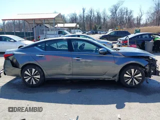 2019 Nissan Altima 2.5 SV with VIN 1N4BL4DV7KC140549, listed as a IAAI auction lot 41779383 with 104,152 mi miles. Bid and sale history available at carsss.com. Image 13.