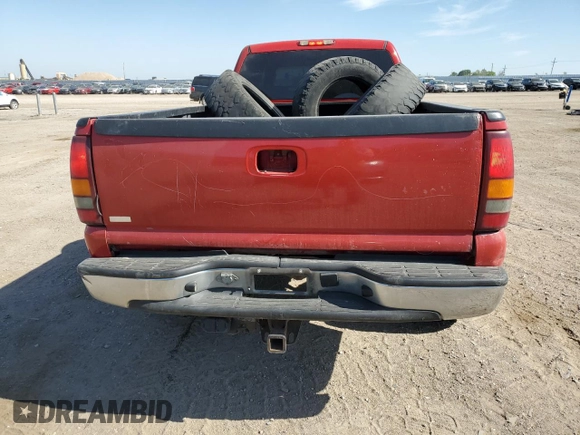 2003 GMC Sierra 2500HD SLT z VIN 1GTHK23193F136478, wystawiony jako Copart lot #56418415 z przebiegiem 323 953 mil mil oraz Szkoda całkowita • Salvage title. Historia ofert i sprzedaży dostępna na DreamBid. Obrazek 6.