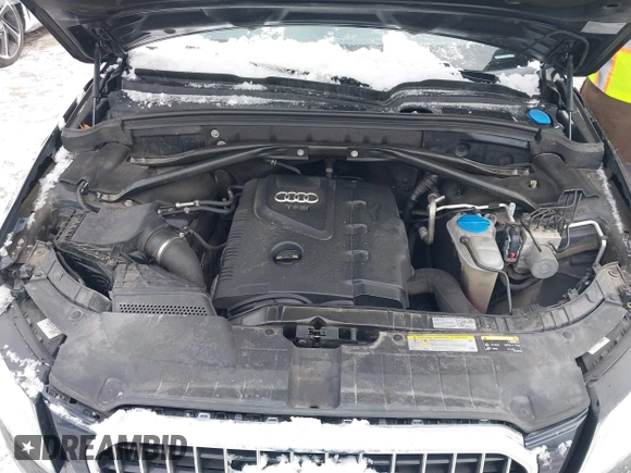 2014 Audi Q5 Premium Plus with VIN WA1LFAFP2EA018811, listed as a IAAI auction lot 41640414 with 114,331 mi miles. Bid and sale history available at carsss.com. Image 10.