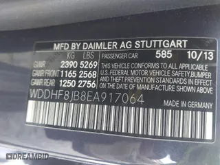 2014 Mercedes-Benz E-Class E 350 Luxury with VIN WDDHF8JB8EA917064, listed as a IAAI auction lot 41742771 with 132,619 mi miles. Bid and sale history available at carsss.com. Image 9.