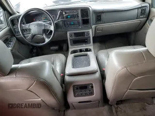2005 Chevrolet Suburban LS with VIN 3GNFK16Z25G162903, listed as a Copart auction lot 82520714 with 304,013 mi miles and Clean Title. Bid and sale history available at carsss.com. Image 8.
