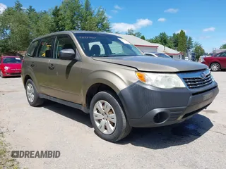 2009 Subaru Forester X z VIN JF2SH61649H747754, wystawiony jako IAAI lot #42773407 z przebiegiem 203 168 mil mil oraz . Historia ofert i sprzedaży dostępna na DreamBid. Obrazek 1.