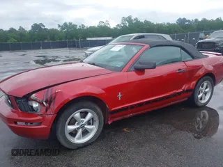 2008 Ford Mustang Deluxe with VIN 1ZVHT84N885121272, listed as a IAAI auction lot 42220813 with 137,152 mi miles and . Bid and sale history available at DreamBid. Image 6.